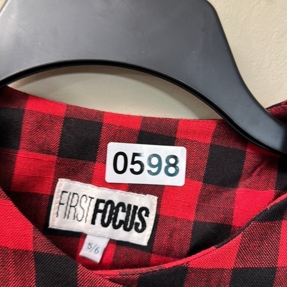 First focus. Size 5/6  beautiful 1980s button down dress - Picture 11 of 12